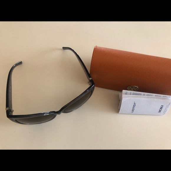 Tory Burch sunglasses - Picture 5 of 5